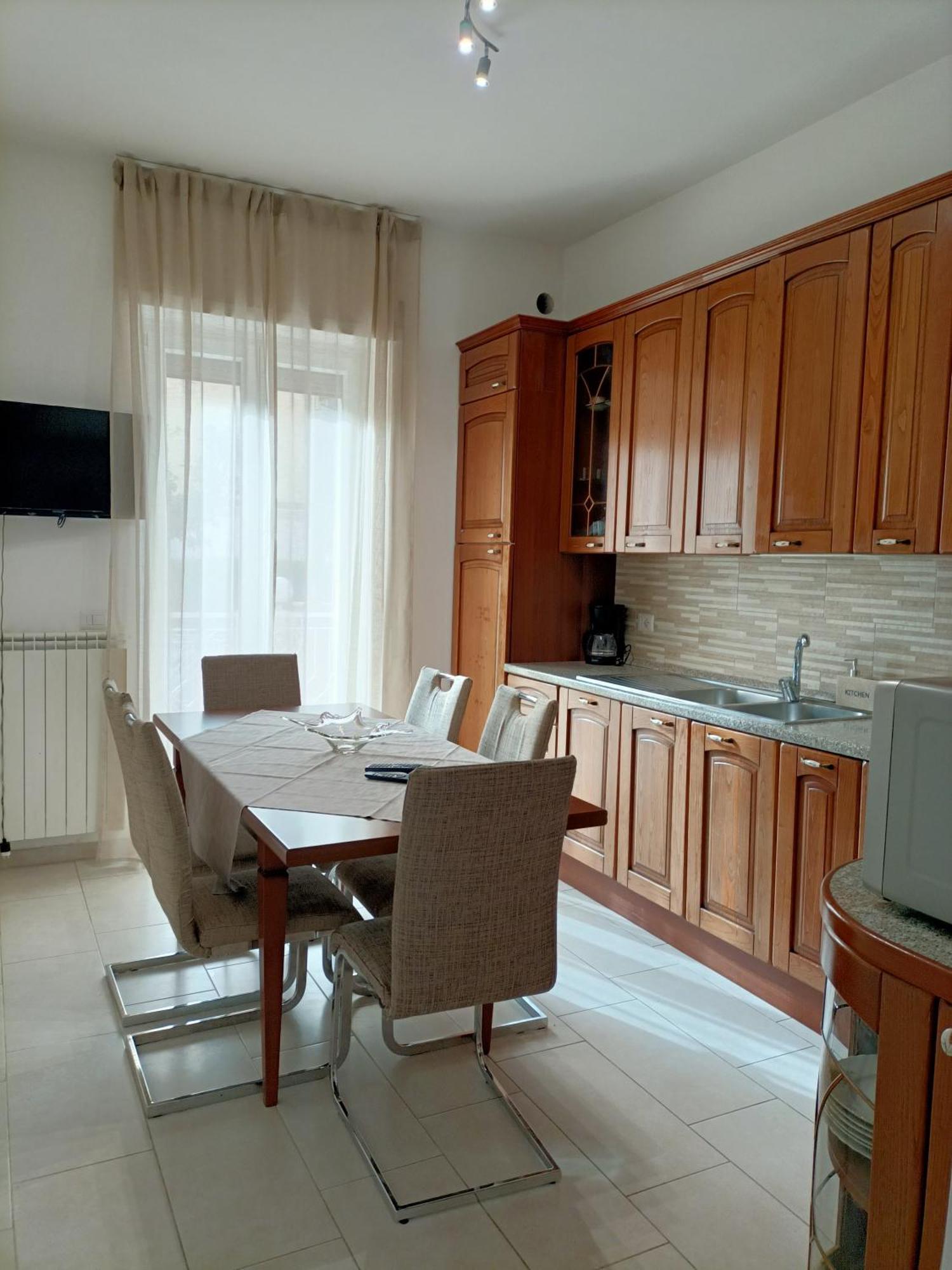 Apartamento Casa Relax Fam. D'Amata Ciampino Habitación foto